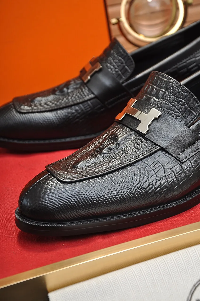 Men's shoes💰460💶[HERMES] (sheepskin lining)🍀Italian top luxury🍀He does not pursue novel styles and gorgeous colors, but attracts the favor of successful men with his flawless, elegant and classic style. Formal leather shoes This very comfortable, simple and stable style allows you to easily match any style! The pattern is absolutely 1:1 refined from the original case, and we strive for excellence in materials, imported cowhide + sheepskin lining💪💪💪extraordinary texture👍! .Black Brown Size: 38-45 (45 customized)